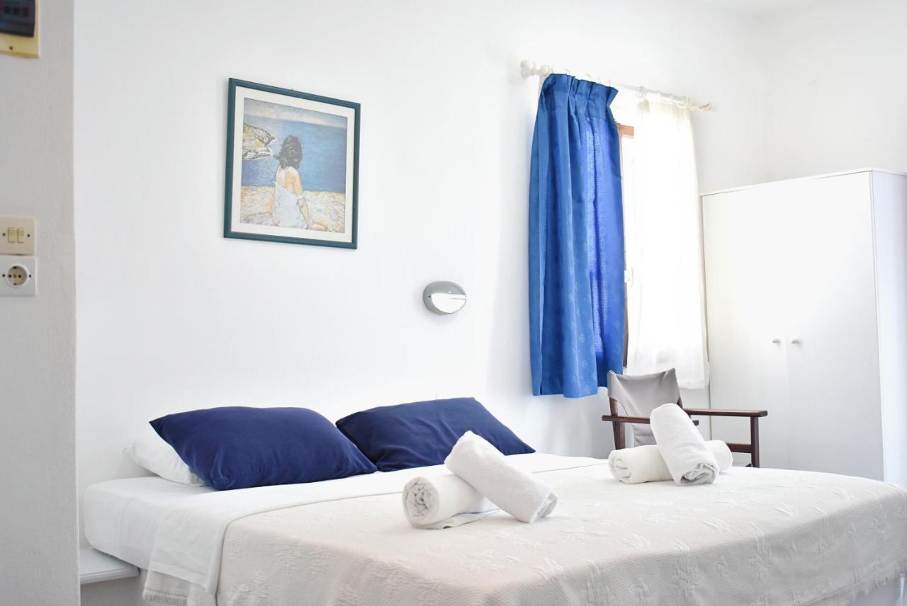 Martinos Studios, Merihas Port Kythnos Exterior photo