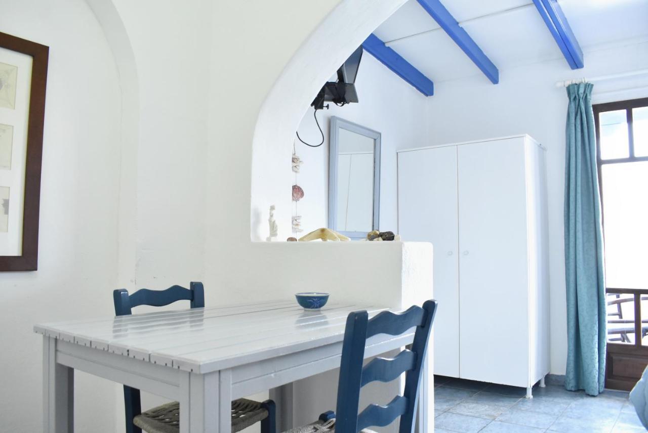 Martinos Studios, Merihas Port Kythnos Exterior photo