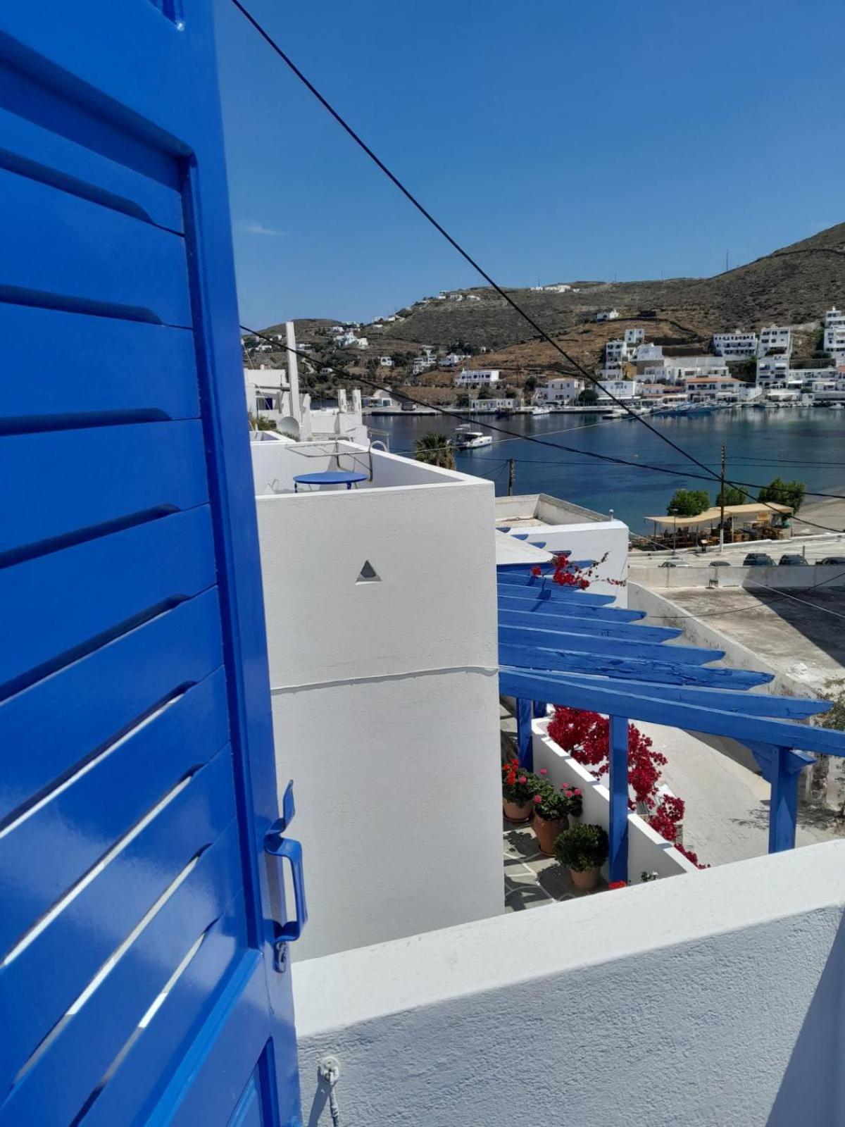 Martinos Studios, Merihas Port Kythnos Exterior photo